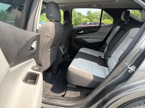 Used 2018 Chevrolet Equinox LT w/ Sun & Infotainment Package AWD/4WD image 13