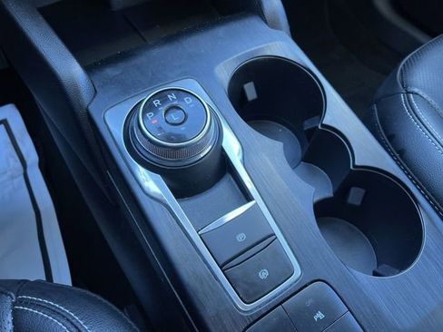 Used 2022 Ford Escape Titanium w/ Class II Trailer Tow Package image 17