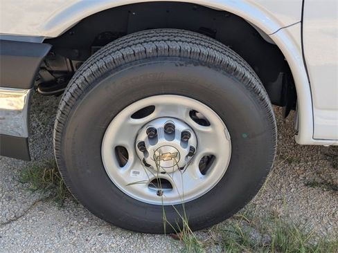 New 2025 Chevrolet Express 3500 w/ Power Convenience Package image 7