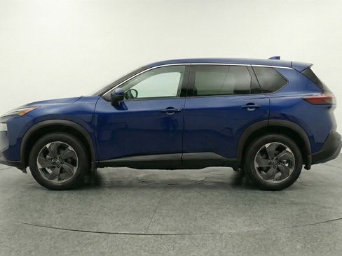 Used 2025 Nissan Rogue SV image 5