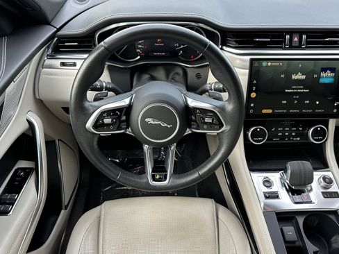 Used 2023 Jaguar F-PACE R-Dynamic S image 28