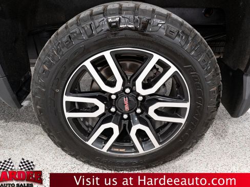 Used 2024 GMC Sierra 1500 AT4 w/ Technology Package AWD/4WD image 10