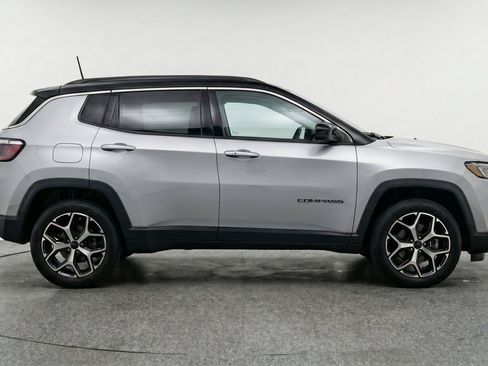 Used 2025 Jeep Compass Limited AWD/4WD image 11