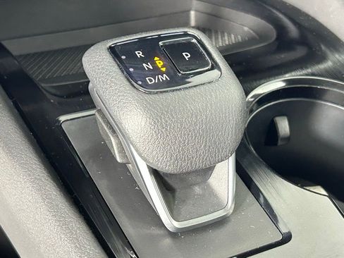 Used 2022 Nissan Rogue SV w/ SV Premium Package image 22