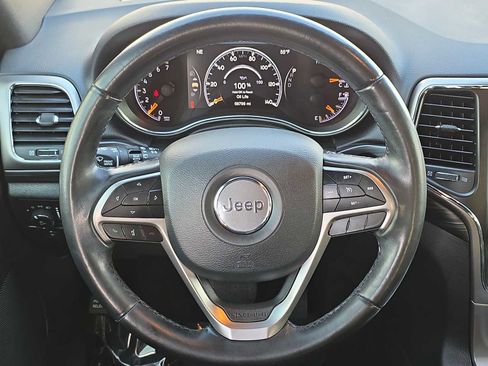 Used 2020 Jeep Grand Cherokee Laredo image 19