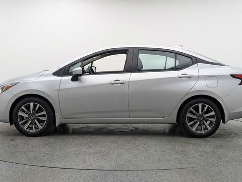 Used 2025 Nissan Versa SV FWD image 5