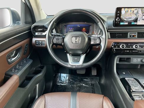 Used 2025 Honda Pilot Elite image 24