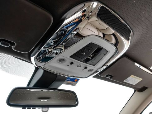 Used 2016 Rolls-Royce Wraith RWD image 20