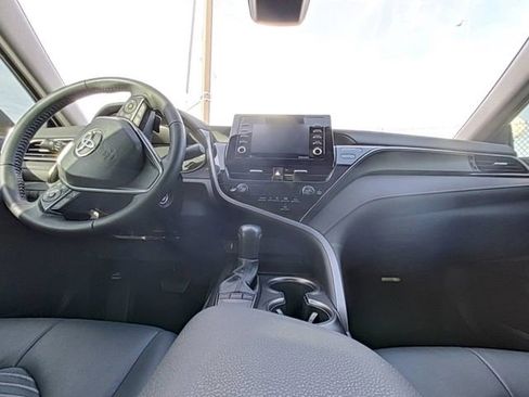 Used 2024 Toyota Camry SE image 25