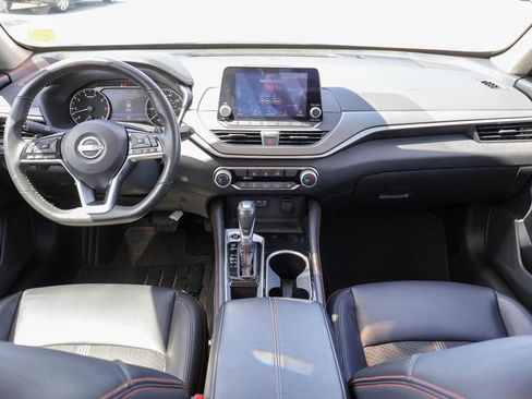 Used 2025 Nissan Altima 2.5 SR FWD image 6