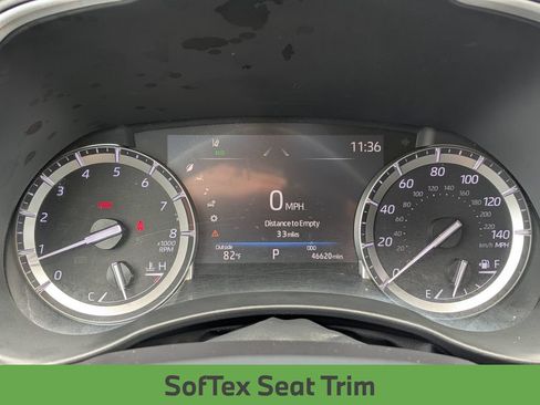 Used 2022 Toyota Highlander XLE FWD image 19