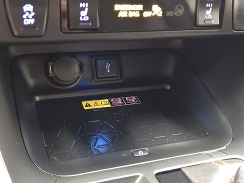 Used 2022 Toyota RAV4 XSE w/ Weather Package AWD/4WD image 34