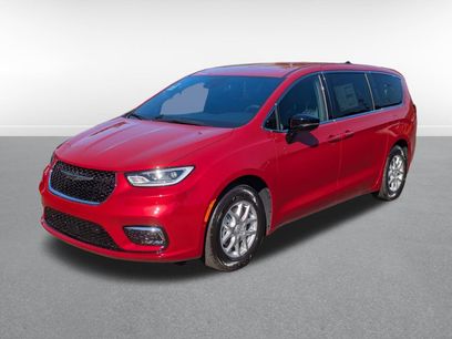 New 2026 Chrysler Pacifica Select