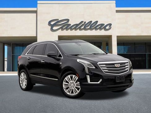 Used 2018 Cadillac XT5 Premium Luxury image 2