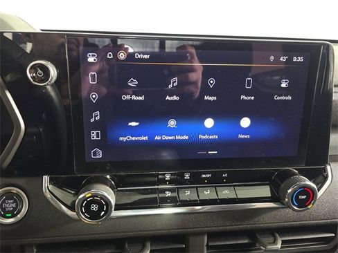 Used 2023 Chevrolet Colorado Trail Boss w/ Technology Package image 14