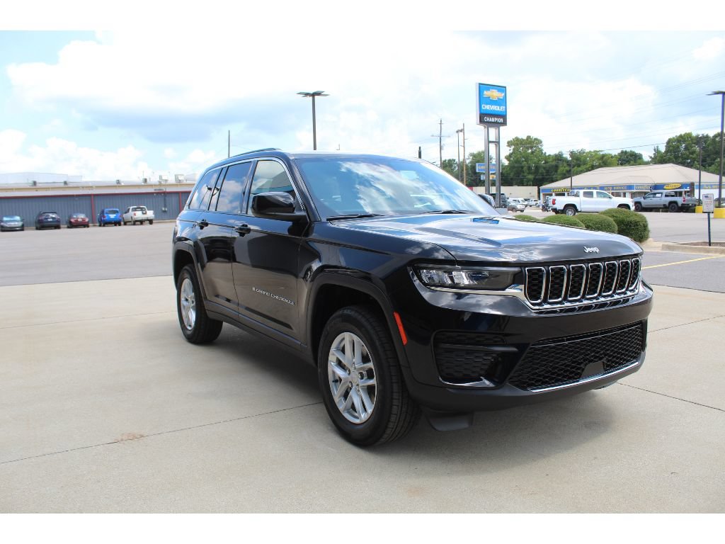 New 2026 Jeep Grand Cherokee Laredo X AWD/4WD image 4