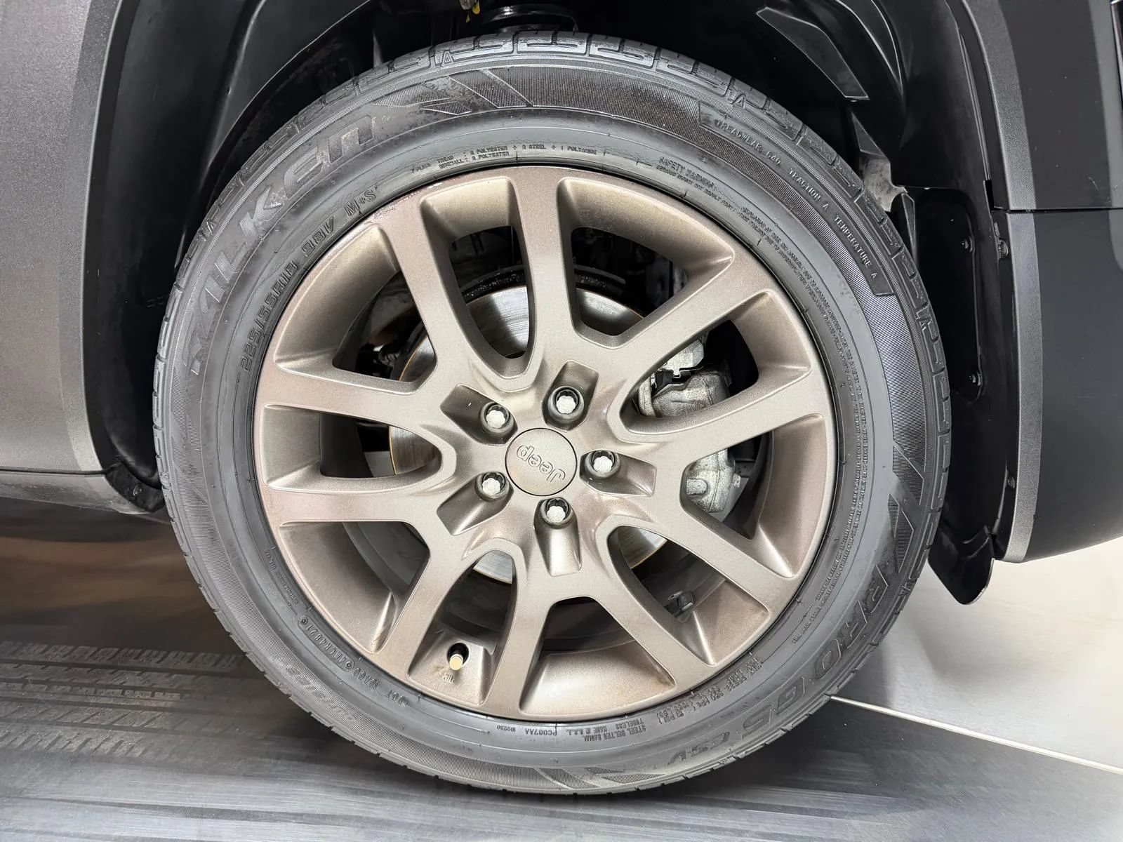 Used 2016 Jeep Renegade 75th Anniversary FWD image 7