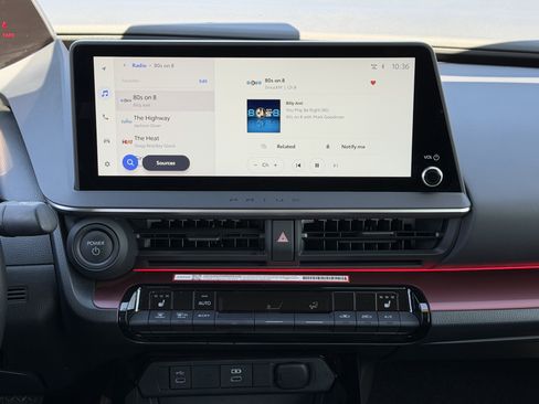 Used 2024 Toyota Prius Prime FWD image 3