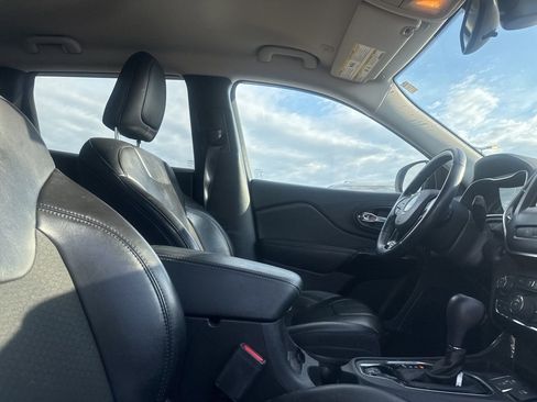 Used 2021 Jeep Cherokee Latitude Plus image 20