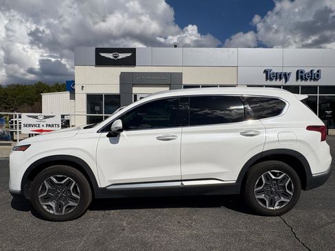 Used 2022 Hyundai Santa Fe SEL Premium w/ Cargo Package AWD/4WD image 4