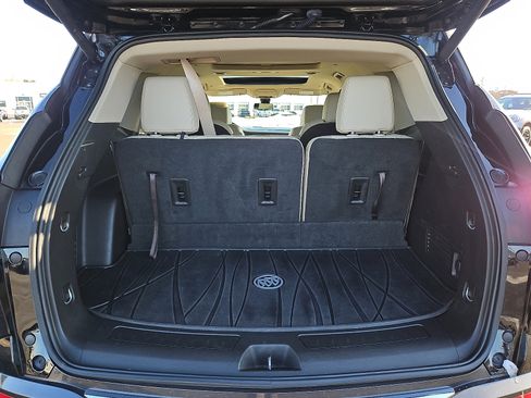Used 2019 Buick Enclave Essence image 28