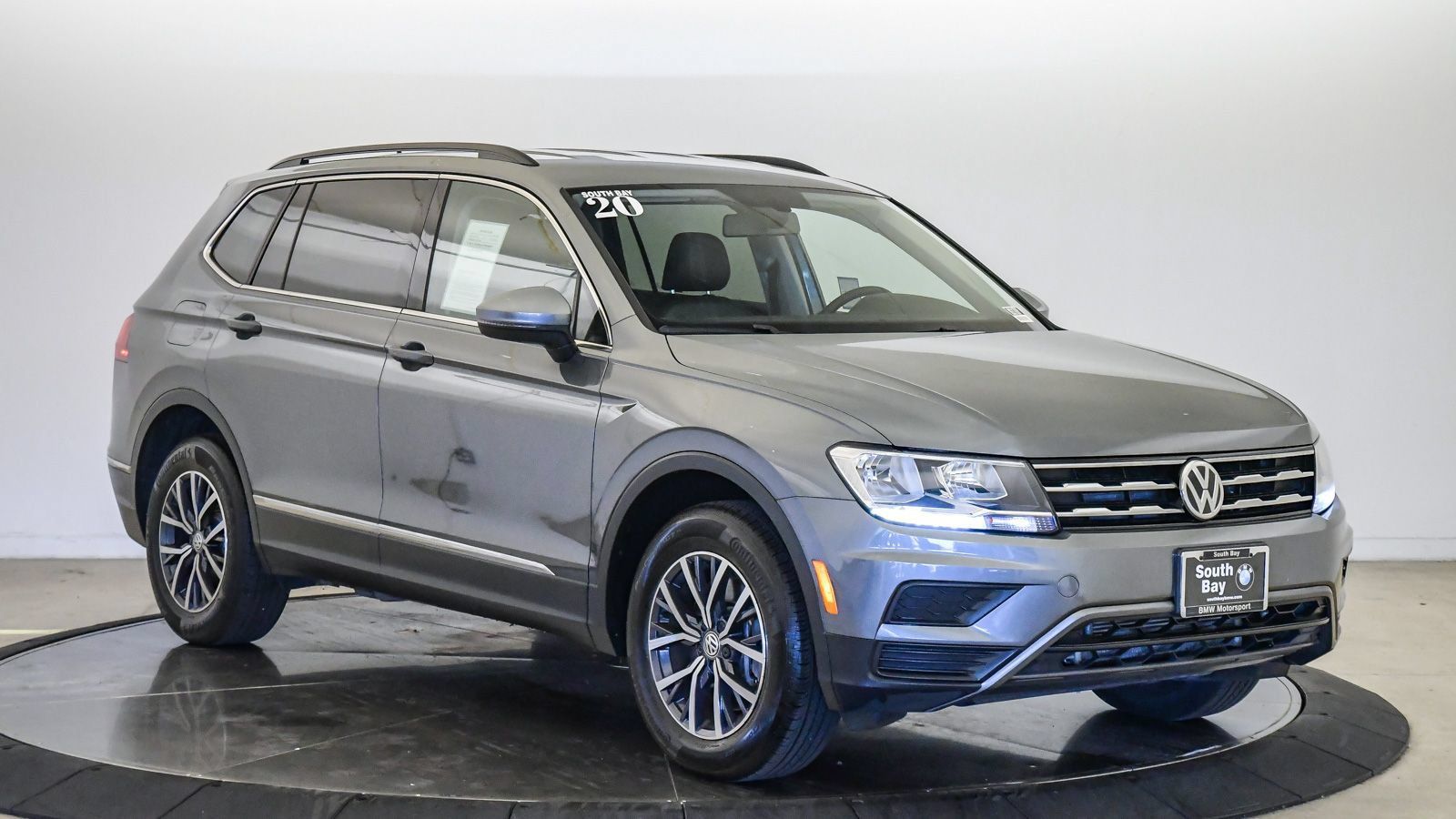 Used 2020 Volkswagen Tiguan SE FWD image 6