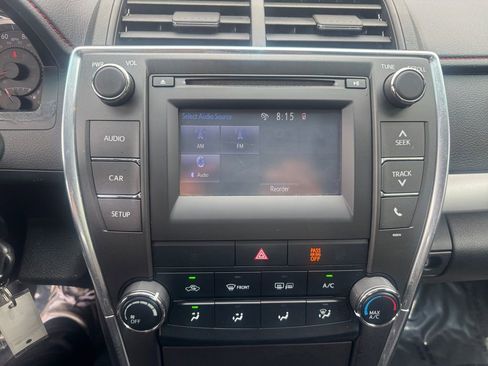Used 2017 Toyota Camry SE FWD image 22
