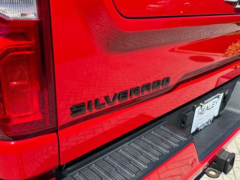 Certified 2022 Chevrolet Silverado 2500 LTZ w/ LTZ Plus Package AWD/4WD image 10