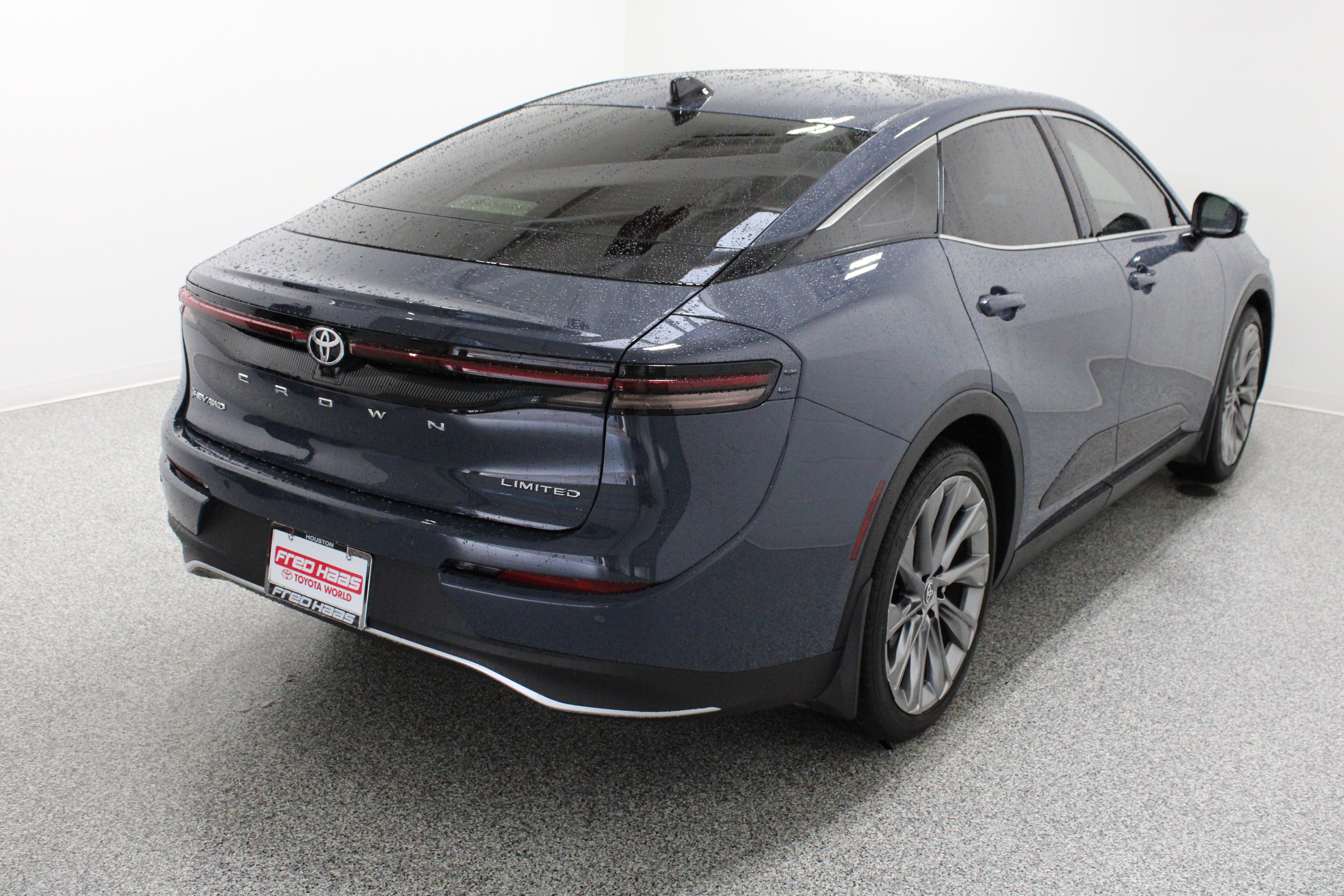 Used 2025 Toyota Crown w/ Advanced Technology Package AWD/4WD image 7