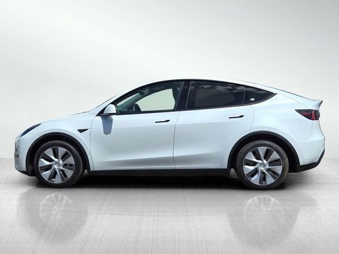 Used 2023 Tesla Model Y Long Range image 7