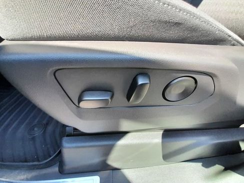 Used 2026 Chevrolet Silverado 1500 LT AWD/4WD image 40