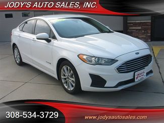 Used 2019 Ford Fusion SE image 1
