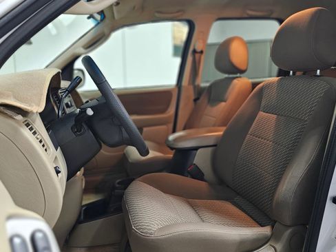 Used 2003 Ford Escape XLT image 14