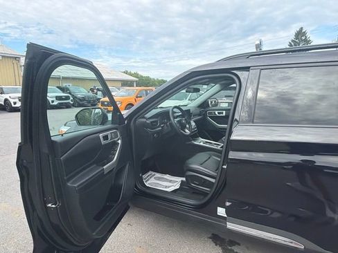 Used 2023 Ford Explorer XLT w/ Equipment Group 202A AWD/4WD image 12