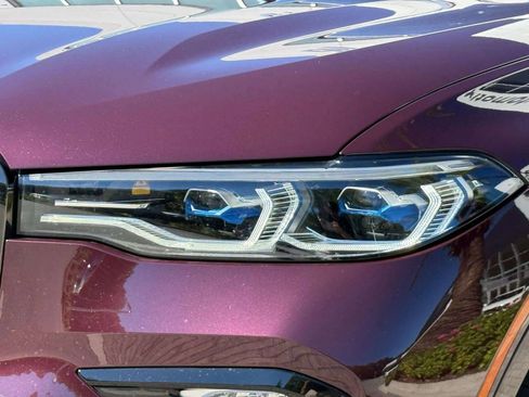 Used 2022 BMW X7 M50i image 10