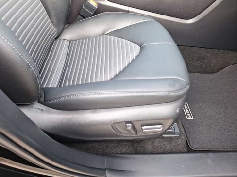Used 2025 Toyota Highlander XSE AWD/4WD image 34