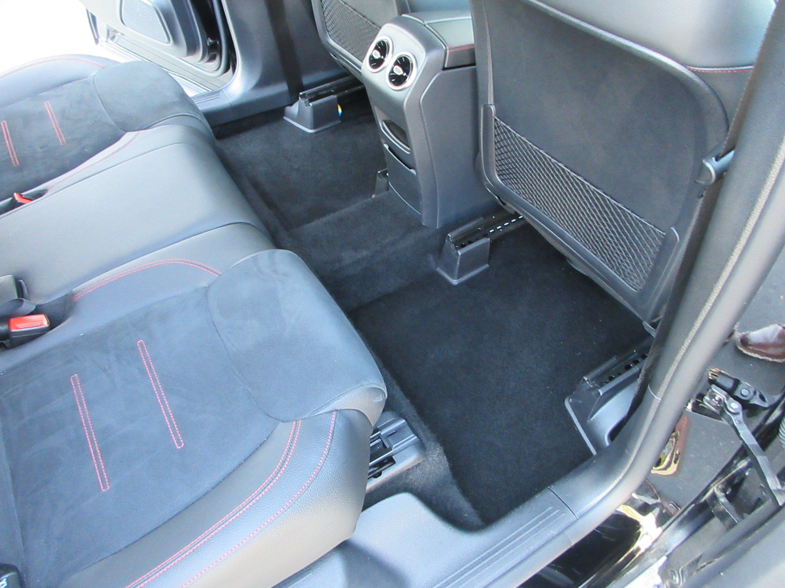 Used 2022 Mercedes-Benz GLB 250 4MATIC image 21
