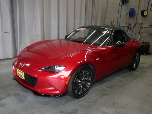 Used 2016 MAZDA MX-5 Miata Club RWD image 24
