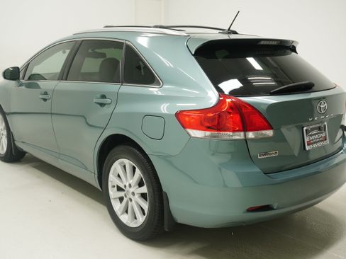Used 2010 Toyota Venza FWD image 5