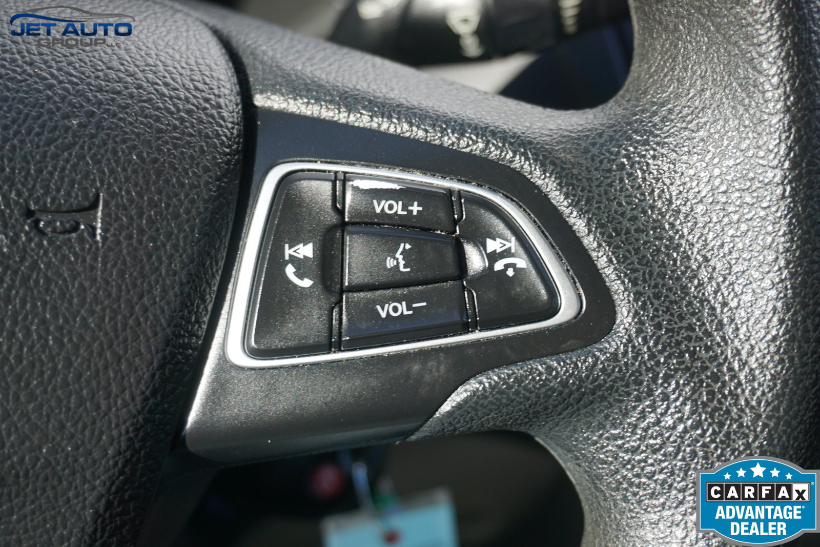 Used 2018 Ford Focus SE w/ SE Appearance Package FWD image 35
