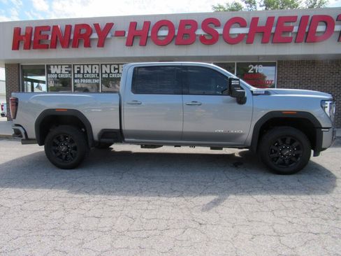 Used 2025 GMC Sierra 2500 AT4 AWD/4WD image 9