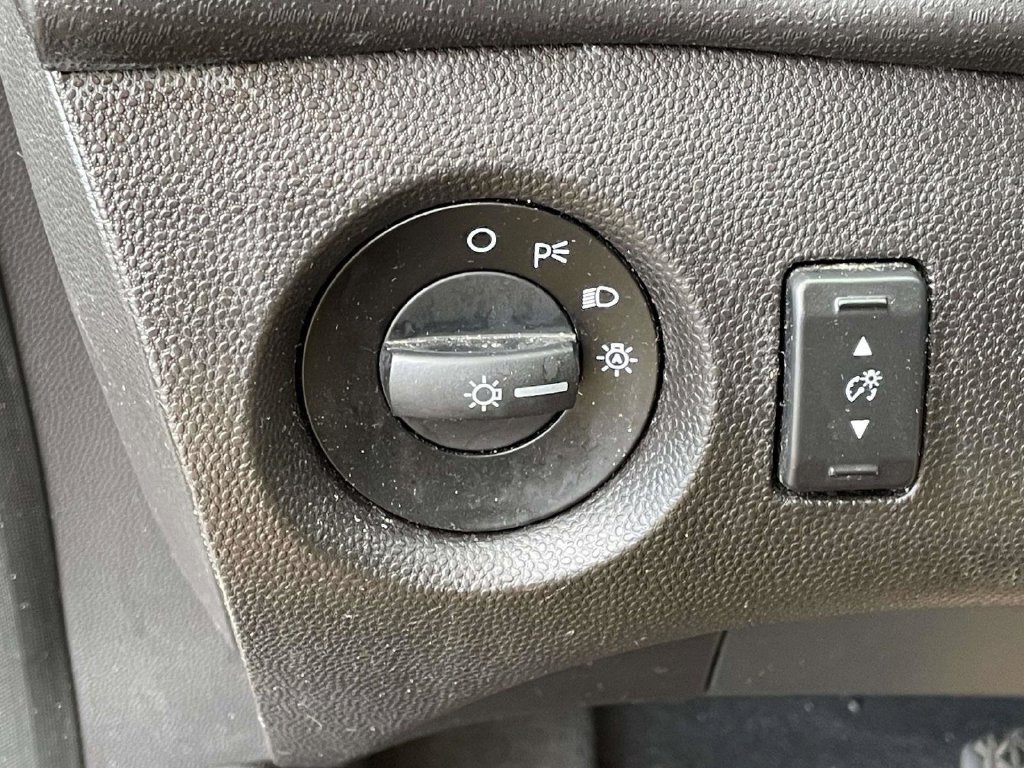 Used 2015 Ford Fiesta SE FWD image 19