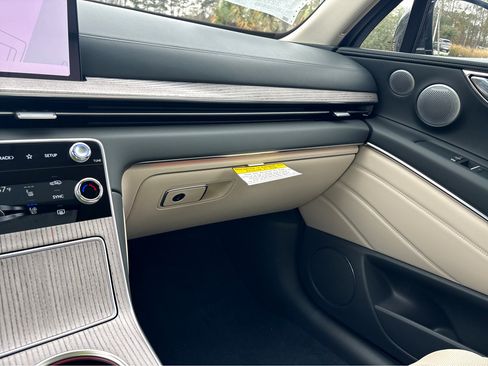 New 2026 Genesis GV80 2.5T Advanced image 23