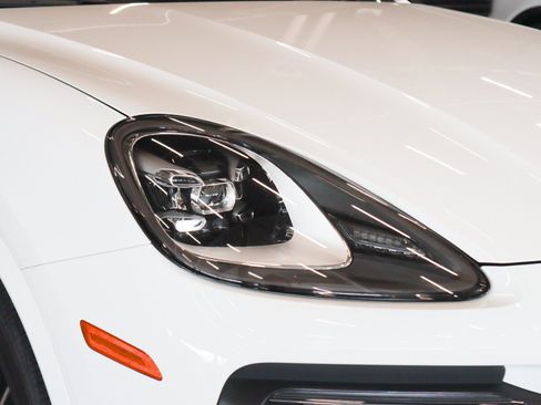 Certified 2023 Porsche Cayenne Platinum Edition AWD/4WD image 30