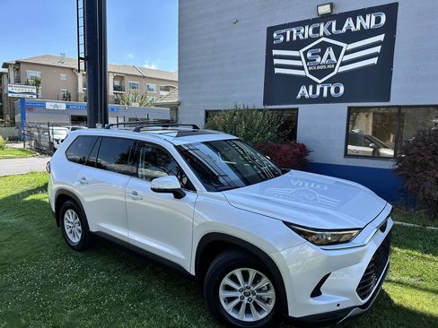 Used 2026 Toyota Grand Highlander AWD Hybrid image 2