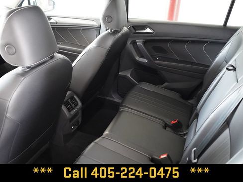 Used 2024 Volkswagen Tiguan SE FWD image 29