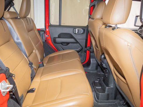 Used 2022 Jeep Wrangler Unlimited Sahara w/ Cold Weather Group AWD/4WD image 14