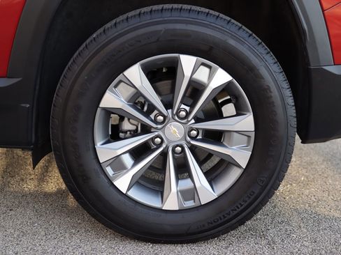 Used 2025 Chevrolet Equinox LT w/ Convenience Package II image 36