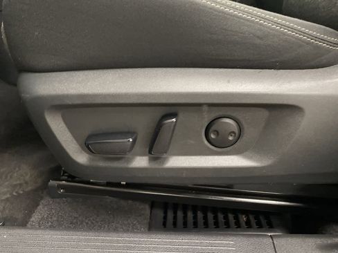 Used 2024 Nissan Rogue SV image 14