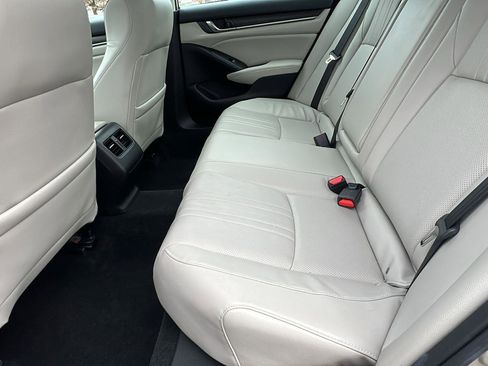 Used 2018 Honda Accord EX-L image 18